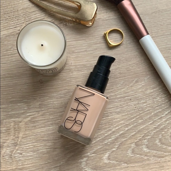 NARS Other - NARS sheer glow foundation